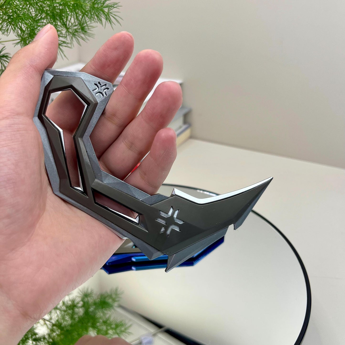 Valorant Vct Karambit Knife, Valorant Game Peripheral, Weapon Replica Collection, Desk Ornament, Metal Material Weapon Model, Handmade Gift