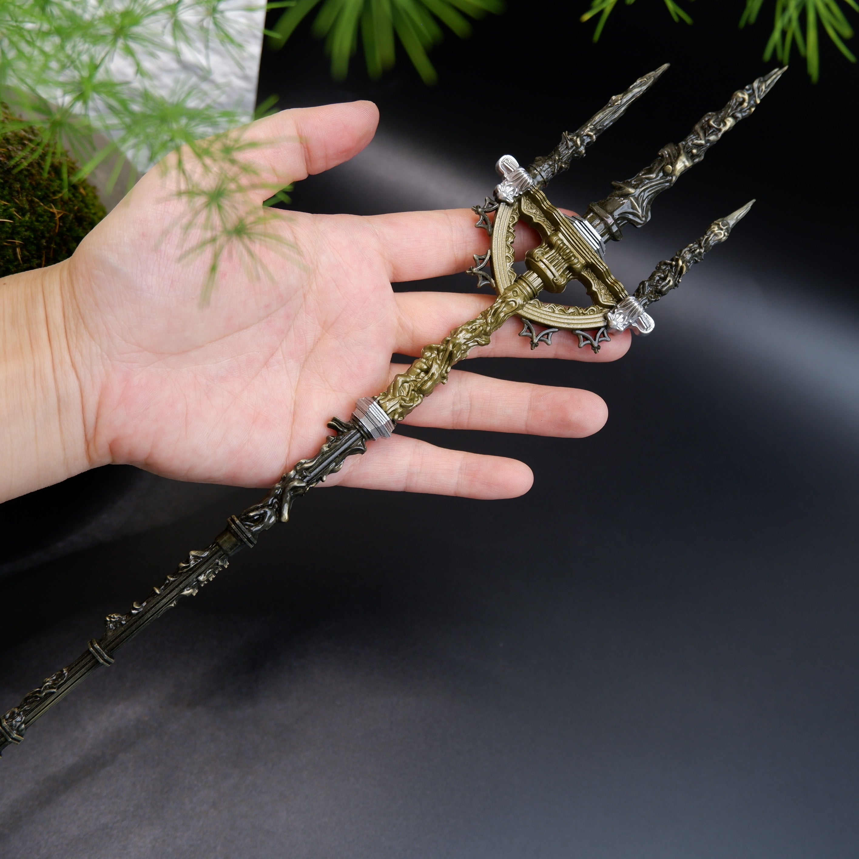 ER Mohgwyn's Sacred Spear Metal Miniature