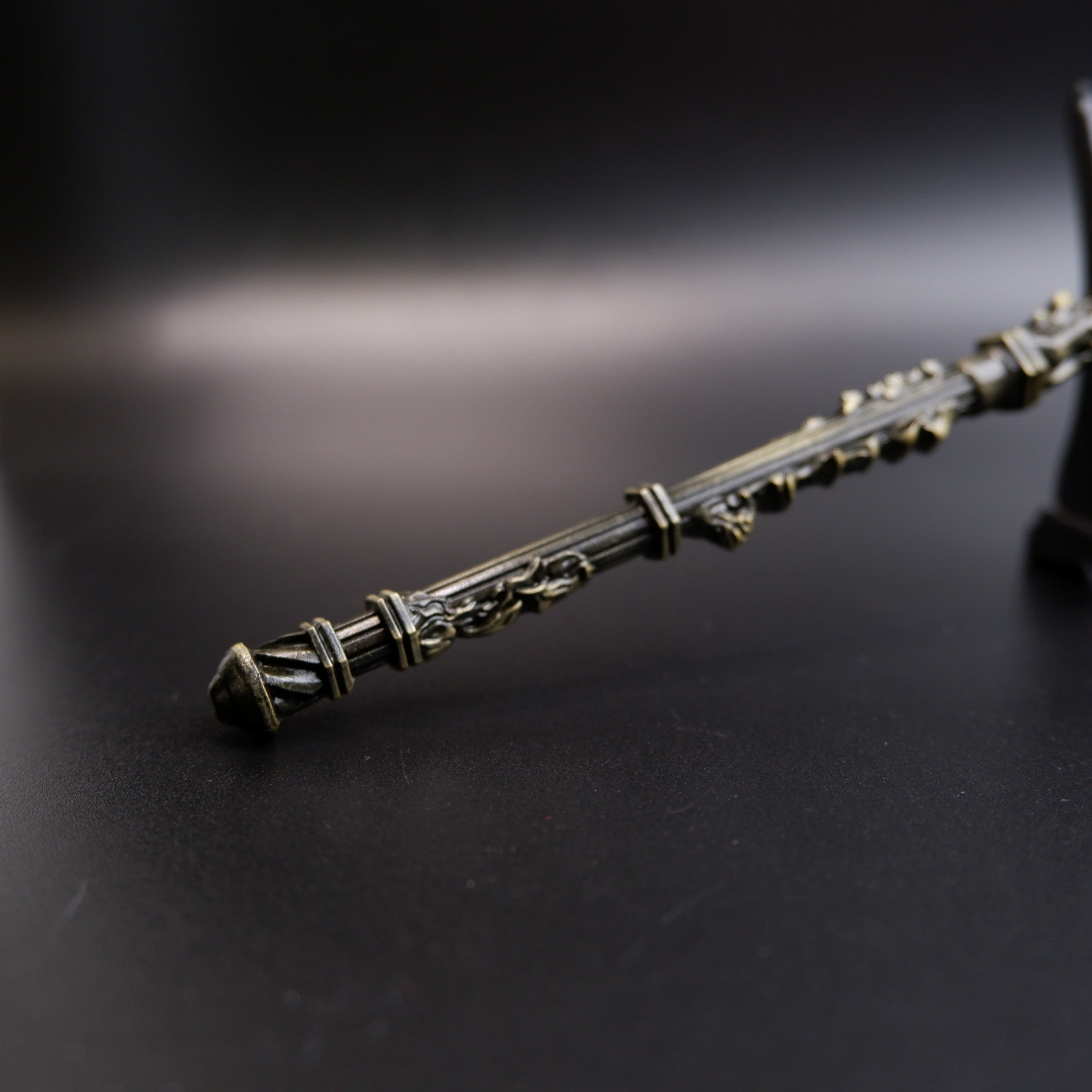 ER Mohgwyn's Sacred Spear Metal Miniature