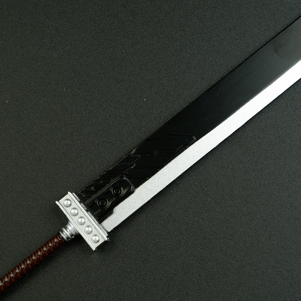 Final Fantasy Cloud Buster Sword Metal Keychain – Zinc Alloy RPG Mini Sword Bag Charm Collectible