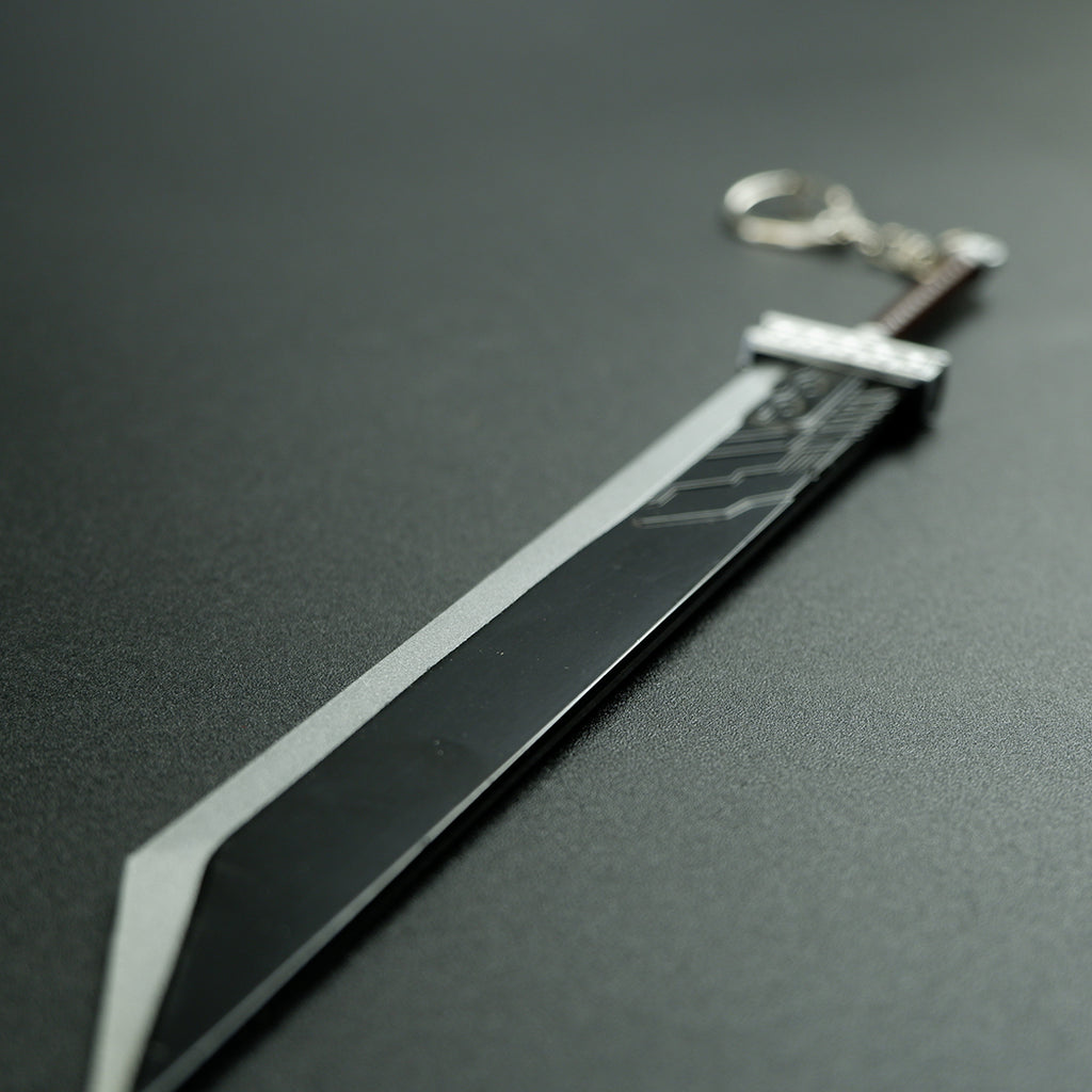 Final Fantasy Cloud Buster Sword Metal Keychain – Zinc Alloy RPG Mini Sword Bag Charm Collectible