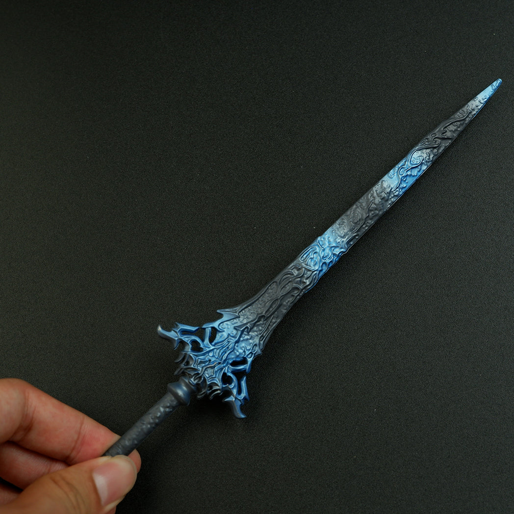 Final Fantasy RPG Weapon Miniature Set – Buster Sword, Invictus & Gunblade Zinc Alloy Display Collectible