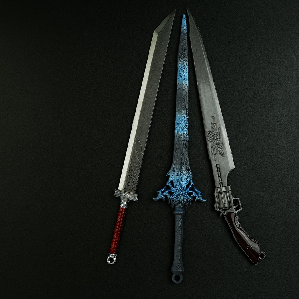 Final Fantasy RPG Weapon Miniature Set – Buster Sword, Invictus & Gunblade Zinc Alloy Display Collectible