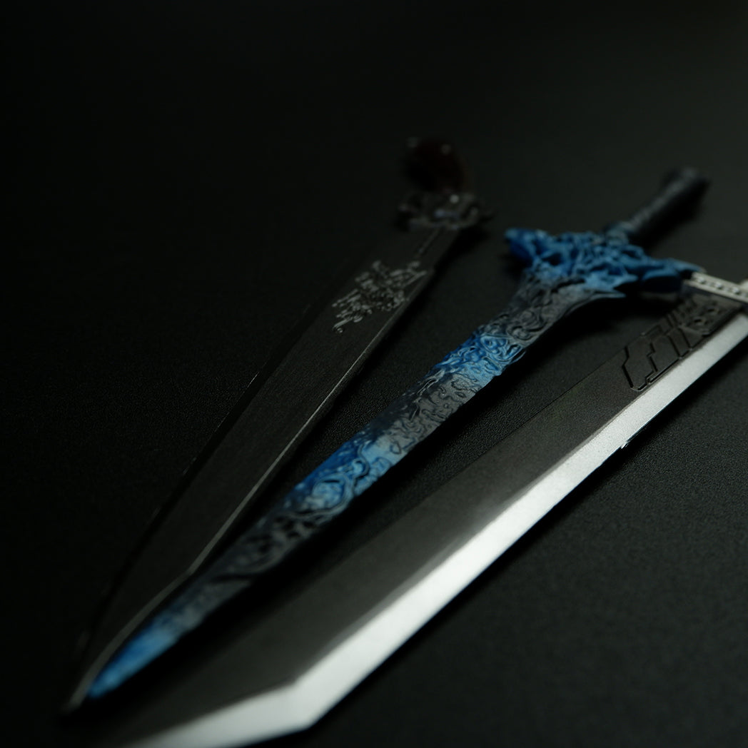 Final Fantasy RPG Weapon Miniature Set – Buster Sword, Invictus & Gunblade Zinc Alloy Display Collectible