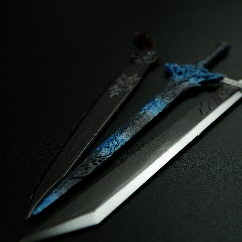 Final Fantasy RPG Weapon Miniature Set – Buster Sword, Invictus & Gunblade Zinc Alloy Display Collectible