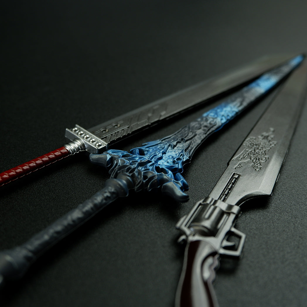 Final Fantasy RPG Weapon Miniature Set – Buster Sword, Invictus & Gunblade Zinc Alloy Display Collectible