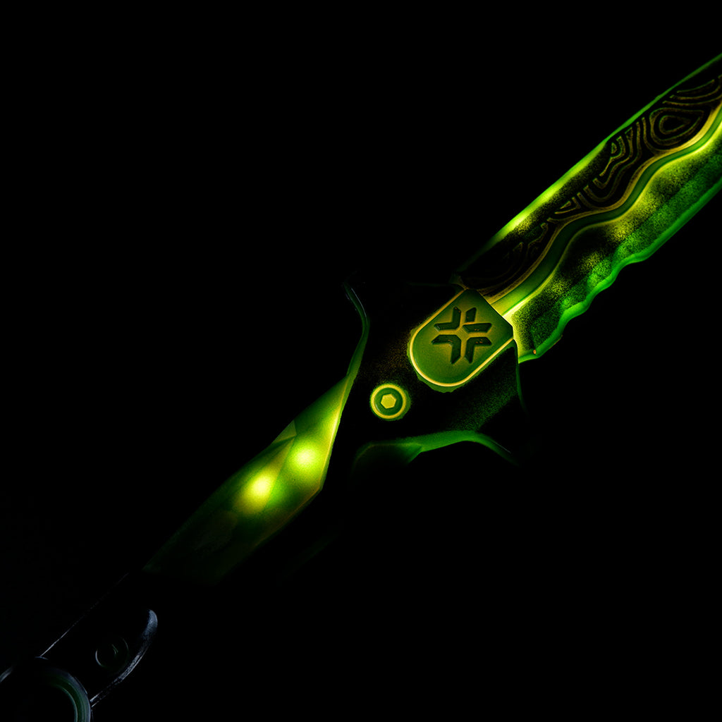 Valorant Tactical Dagger 45cm  LED Glowing Replica – Lightweight Cosplay Display Collectible