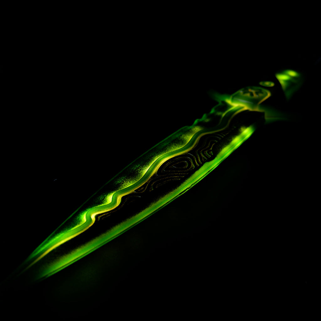 Valorant Tactical Dagger 45cm  LED Glowing Replica – Lightweight Cosplay Display Collectible