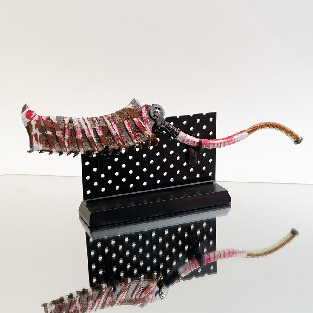 Bloodborne Saw Cleaver 22cm Metal Replica with Stand – Zinc Alloy Blood-Splattered Hunter Trick Weapon Collectible
