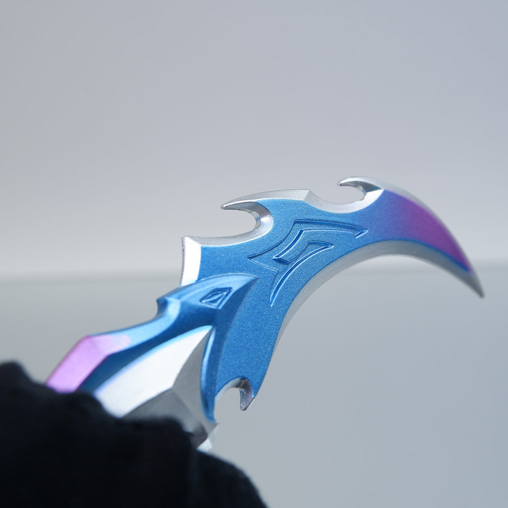 Valorant Prime Karambit 22cm Metal Replica with Sheath & Stand – Zinc Alloy Ice-Blue Cyberpunk Claw Knife Collectible