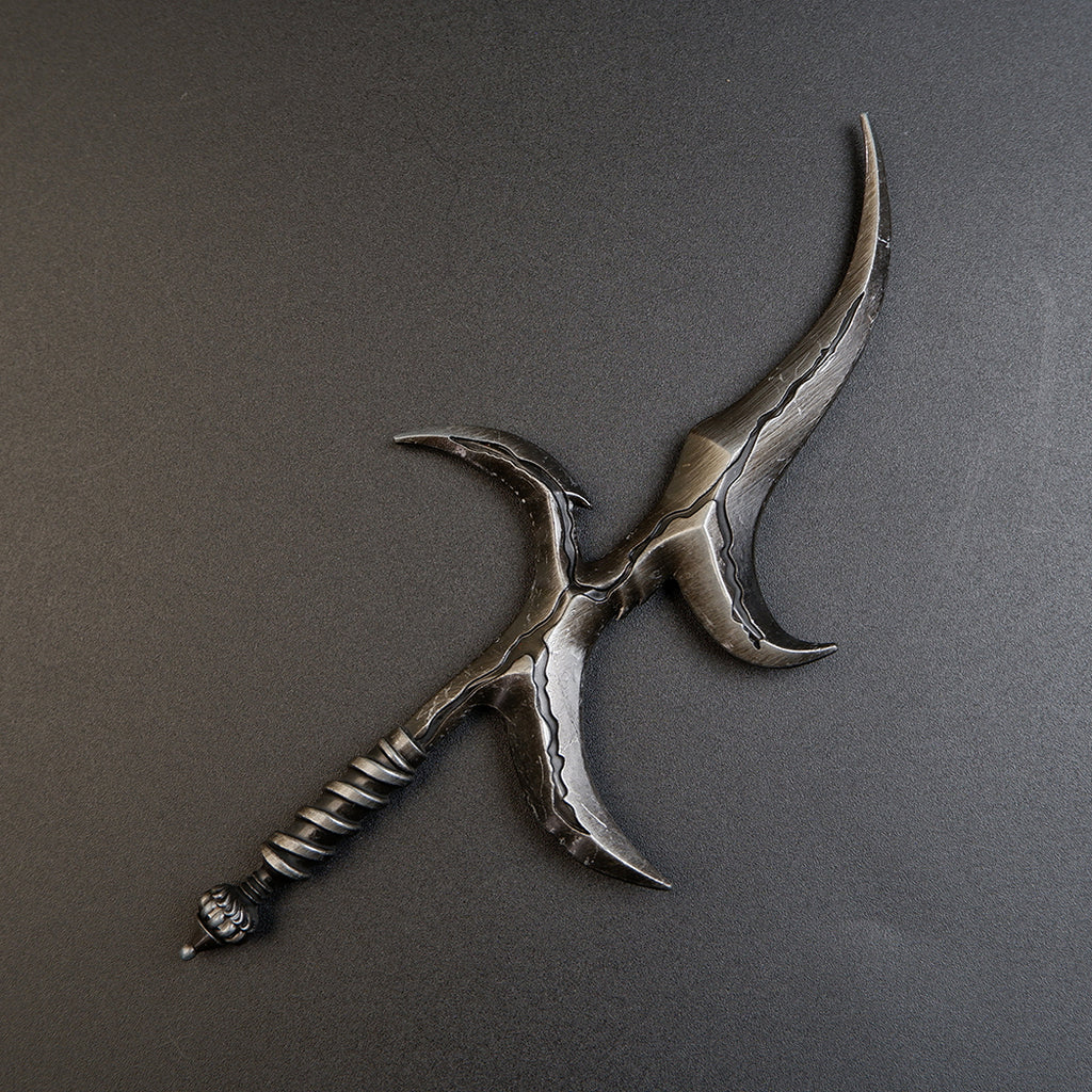Elden Ring Bloodhound's Fang Curved Greatsword Metal Weapon Replica - 8.7" Zinc Alloy Curved Sword Toy Model Gift for Gamers & Collectors