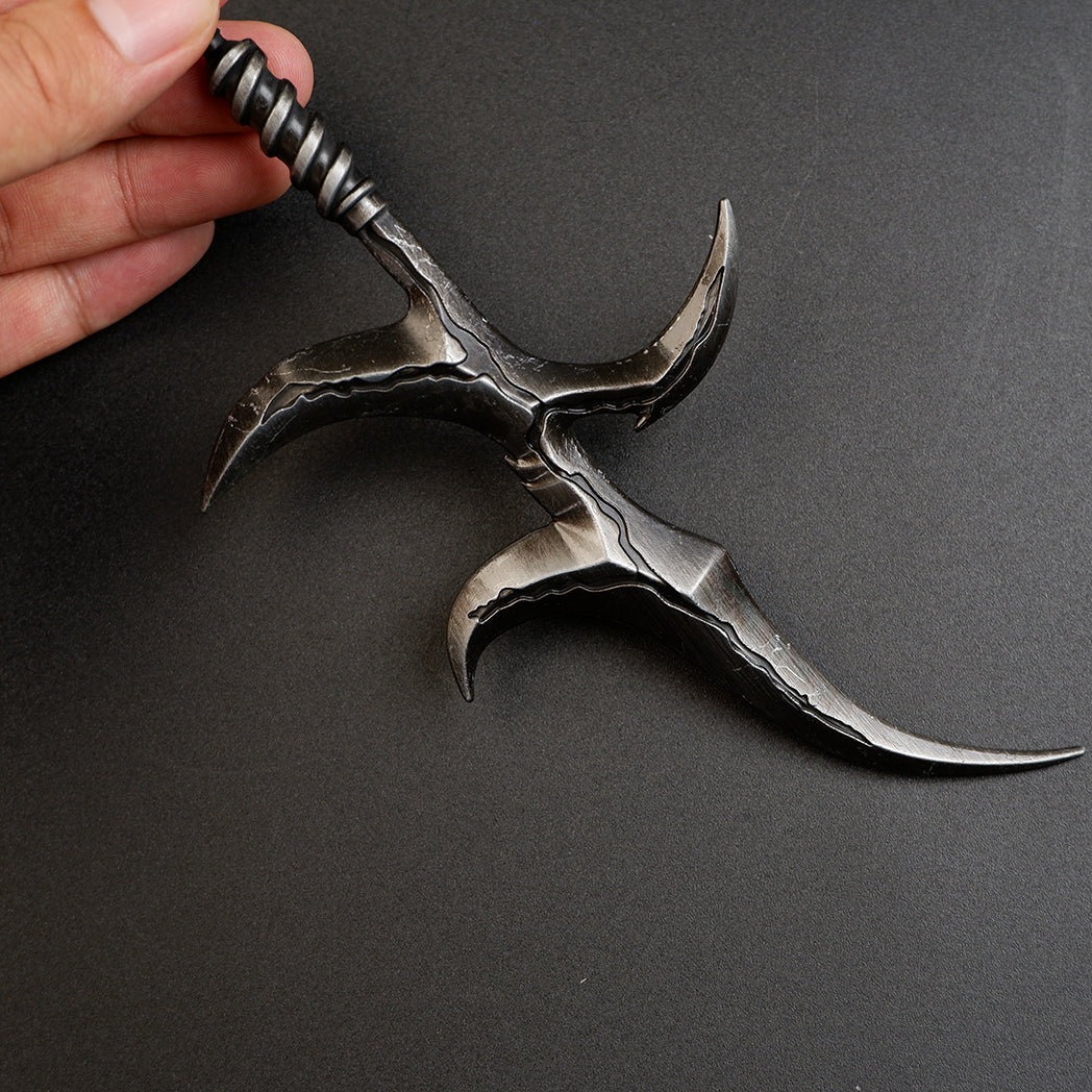 Elden Ring Bloodhound's Fang Curved Greatsword Metal Weapon Replica - 8.7" Zinc Alloy Curved Sword Toy Model Gift for Gamers & Collectors