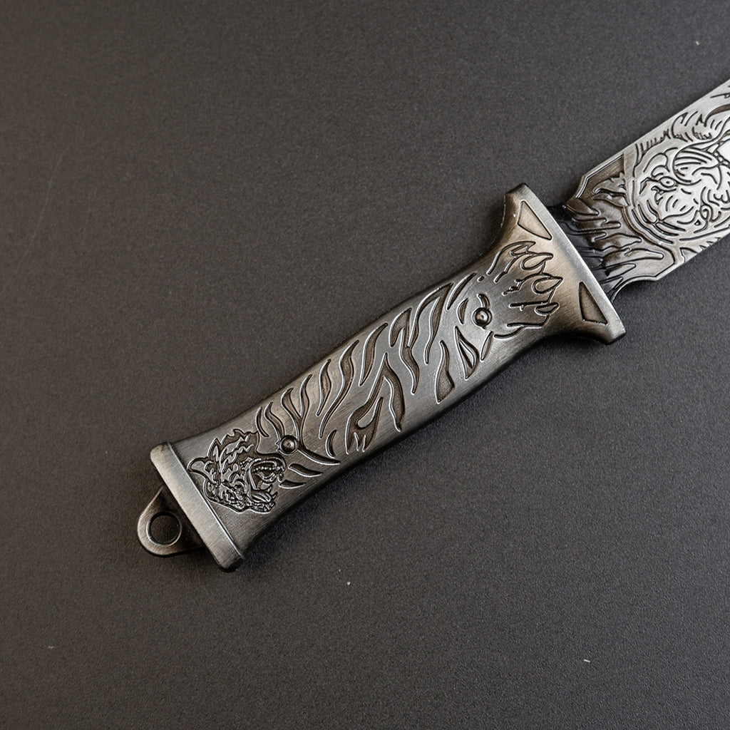 Valorant Xenohunter Knife 19cm Tiger Embossed Metal Replica – Zinc Alloy Antique Gunmetal Tactical Dagger Collectible