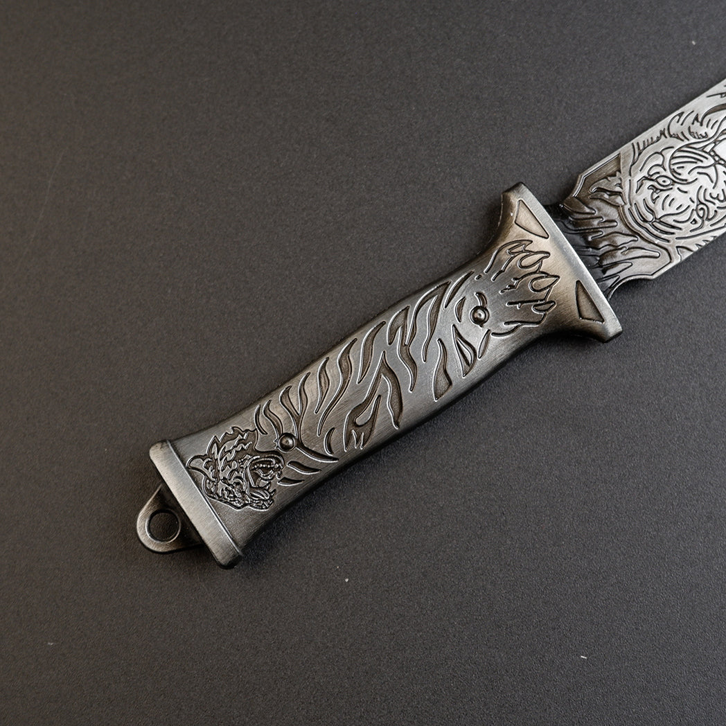Valorant Xenohunter Knife 19cm Tiger Embossed Metal Replica – Zinc Alloy Antique Gunmetal Tactical Dagger Collectible