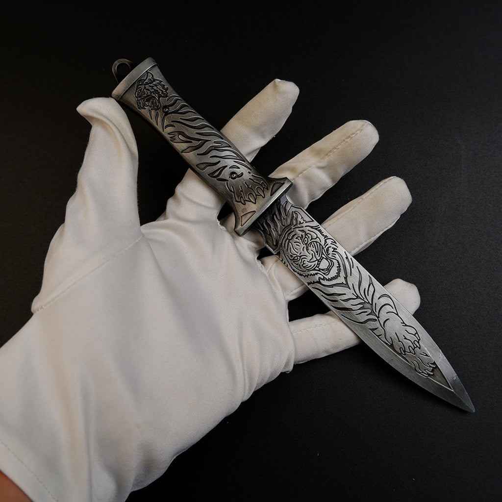 Valorant Xenohunter Knife 19cm Tiger Embossed Metal Replica – Zinc Alloy Antique Gunmetal Tactical Dagger Collectible