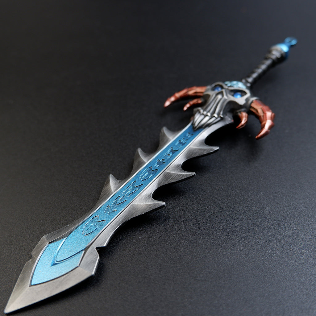 World of Warcraft Frostmourne 22cm Metal Replica – Zinc Alloy Lich King Arthas Blue Rune Greatsword Collectible