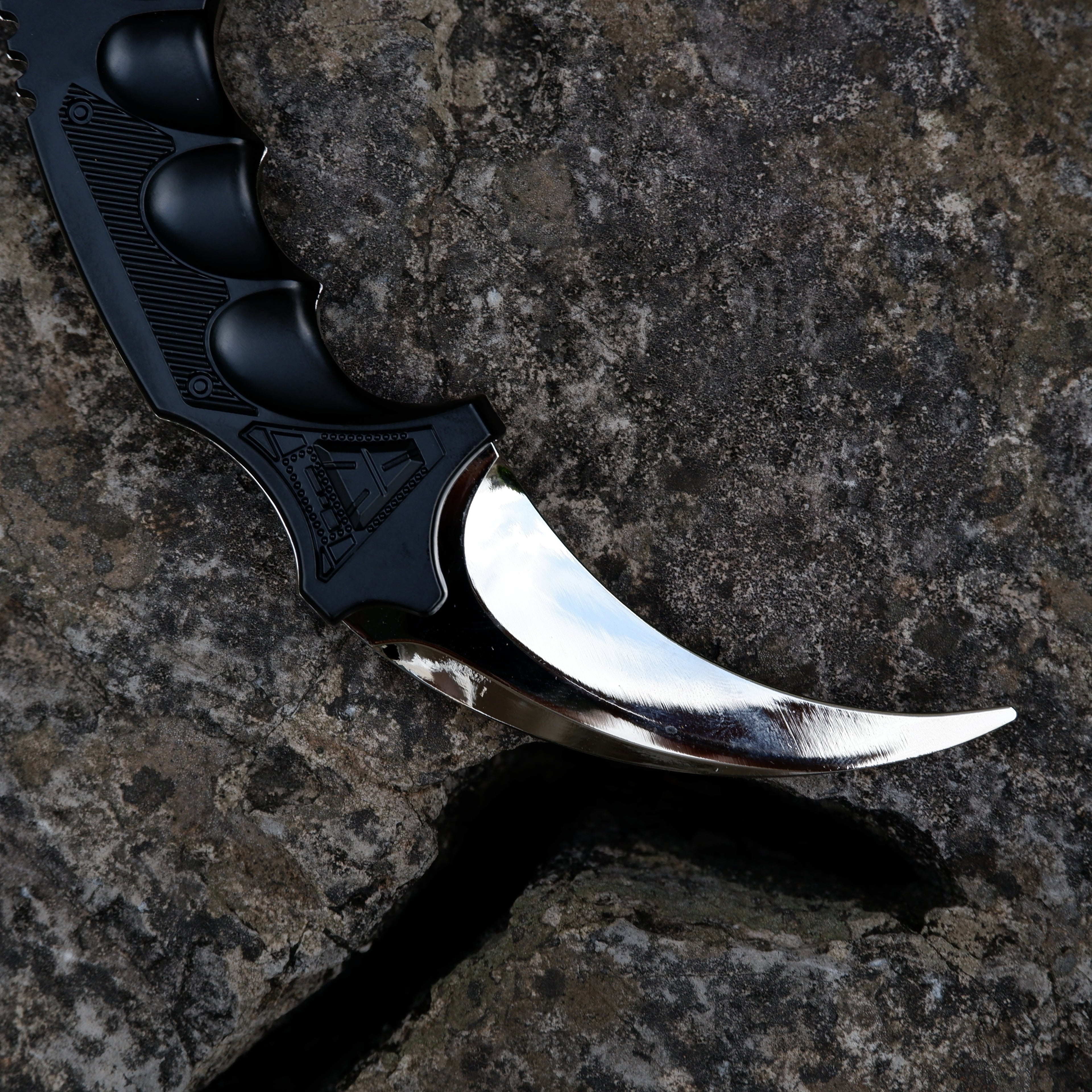 Valorant Sovereign Folding Knife 19.5cm – Mirror Gold CNC Hollow Blade Spinning Energy Core White Handle EDC Prop