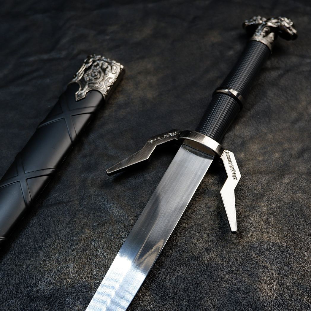 The Witcher 3 Geralt Silver Sword 22cm Metal Replica with Scabbard – Zinc Alloy Wolf School Twin Wolf Pommel Collectible