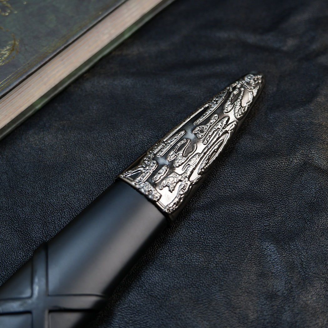 The Witcher 3 Geralt Silver Sword 22cm Metal Replica with Scabbard – Zinc Alloy Wolf School Twin Wolf Pommel Collectible