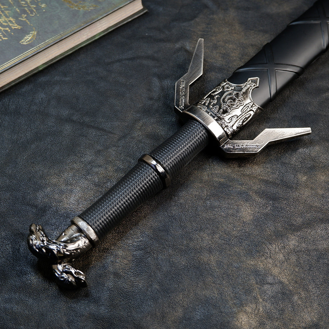 The Witcher 3 Geralt Silver Sword 22cm Metal Replica with Scabbard – Zinc Alloy Wolf School Twin Wolf Pommel Collectible