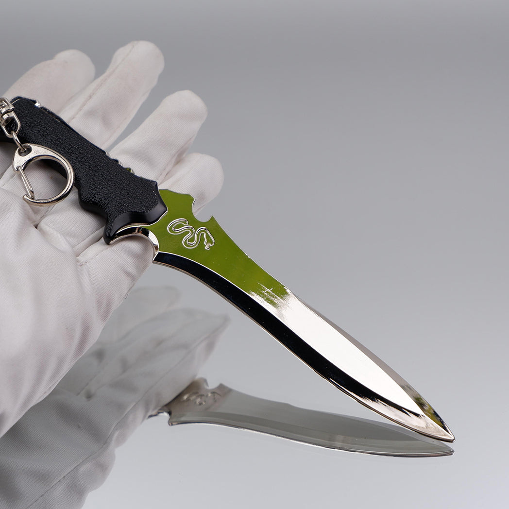 Resident Evil 4 Leon Kennedy Tactical Knife 18cm Metal Replica – RE4 Remake Display Collectible