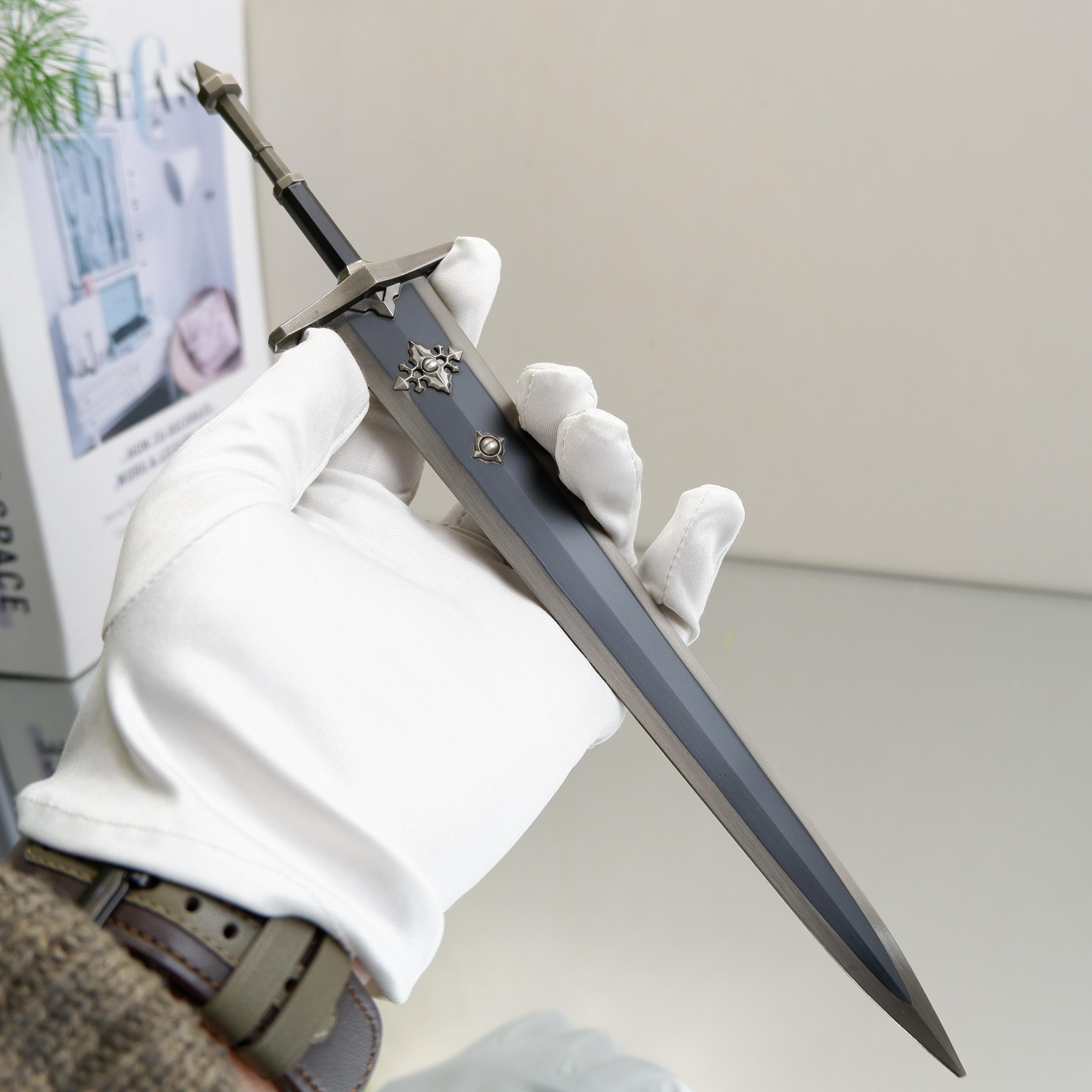 30cm,Eldenn Greatsword of Solitude,Game Peripheral Handmade Craft ,Cosplay Props,Toy Sword,Desktop Collection Ornament,Game Decor,Fans Gift