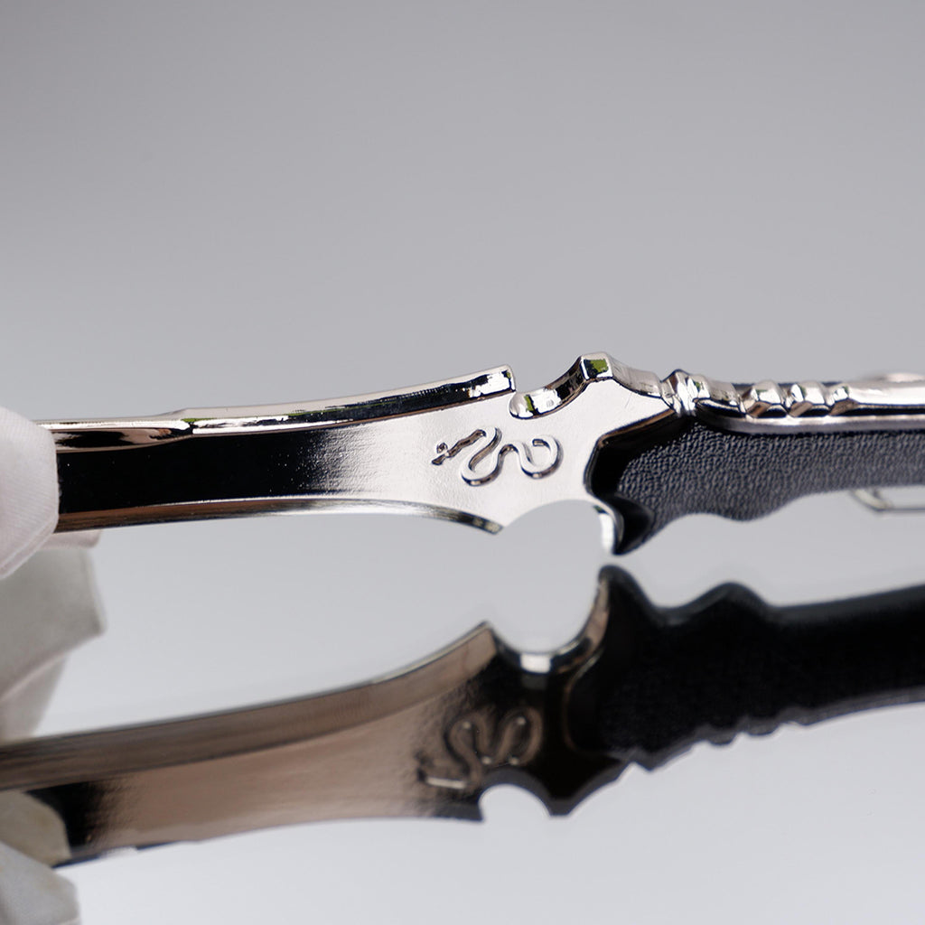 Resident Evil 4 Leon Kennedy Tactical Knife 18cm Metal Replica – RE4 Remake Display Collectible