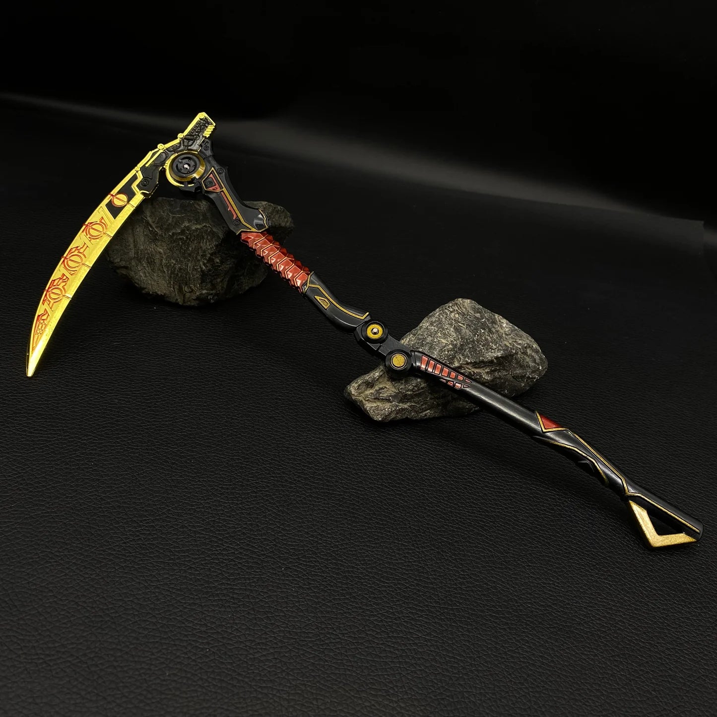 Apex Legends Undead Heirloom Death Grip – Metal Display Collectible