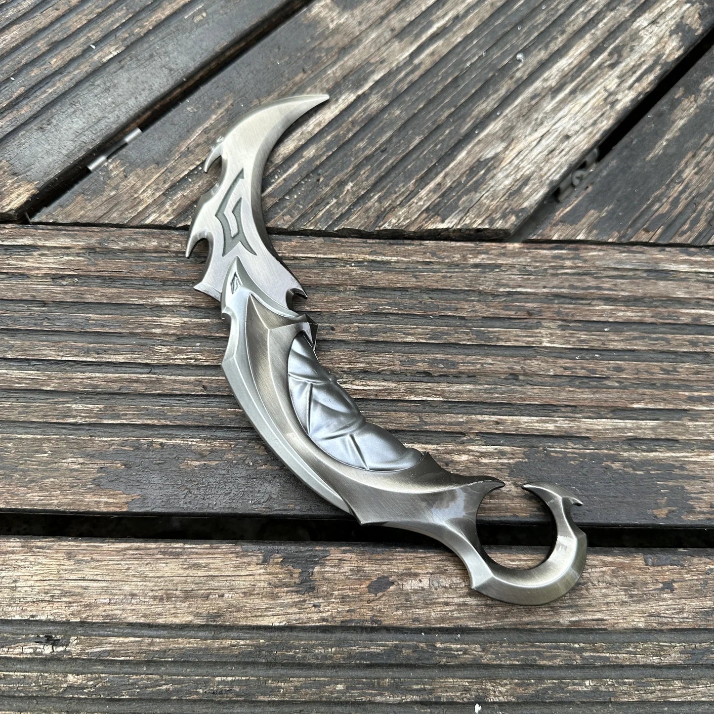 Reaver Rotating Ring Display Prop – Handcrafted Metal Gift | Valorant Inspired