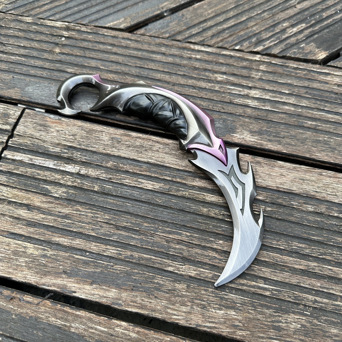Reaver Rotating Ring Display Prop – Handcrafted Metal Gift | Valorant Inspired