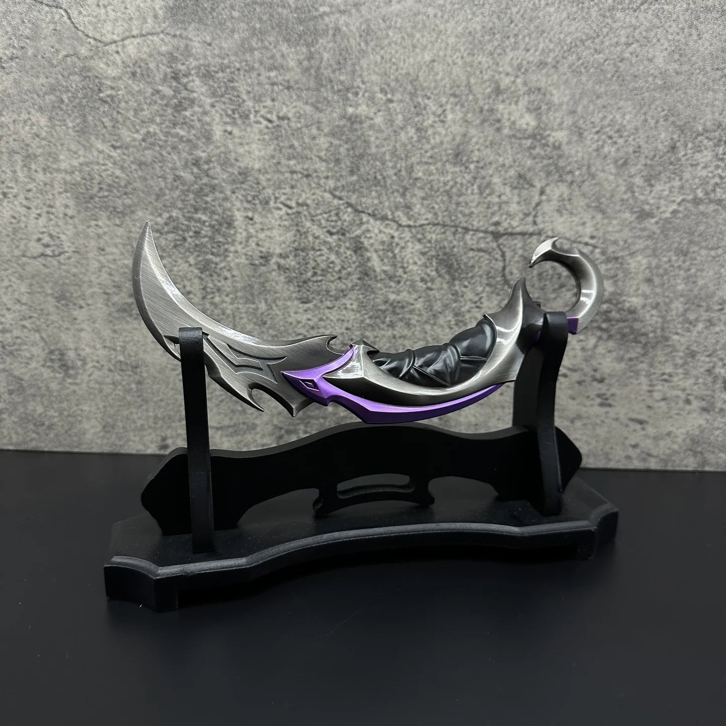 Reaver Rotating Ring Display Prop – Handcrafted Metal Gift | Valorant Inspired