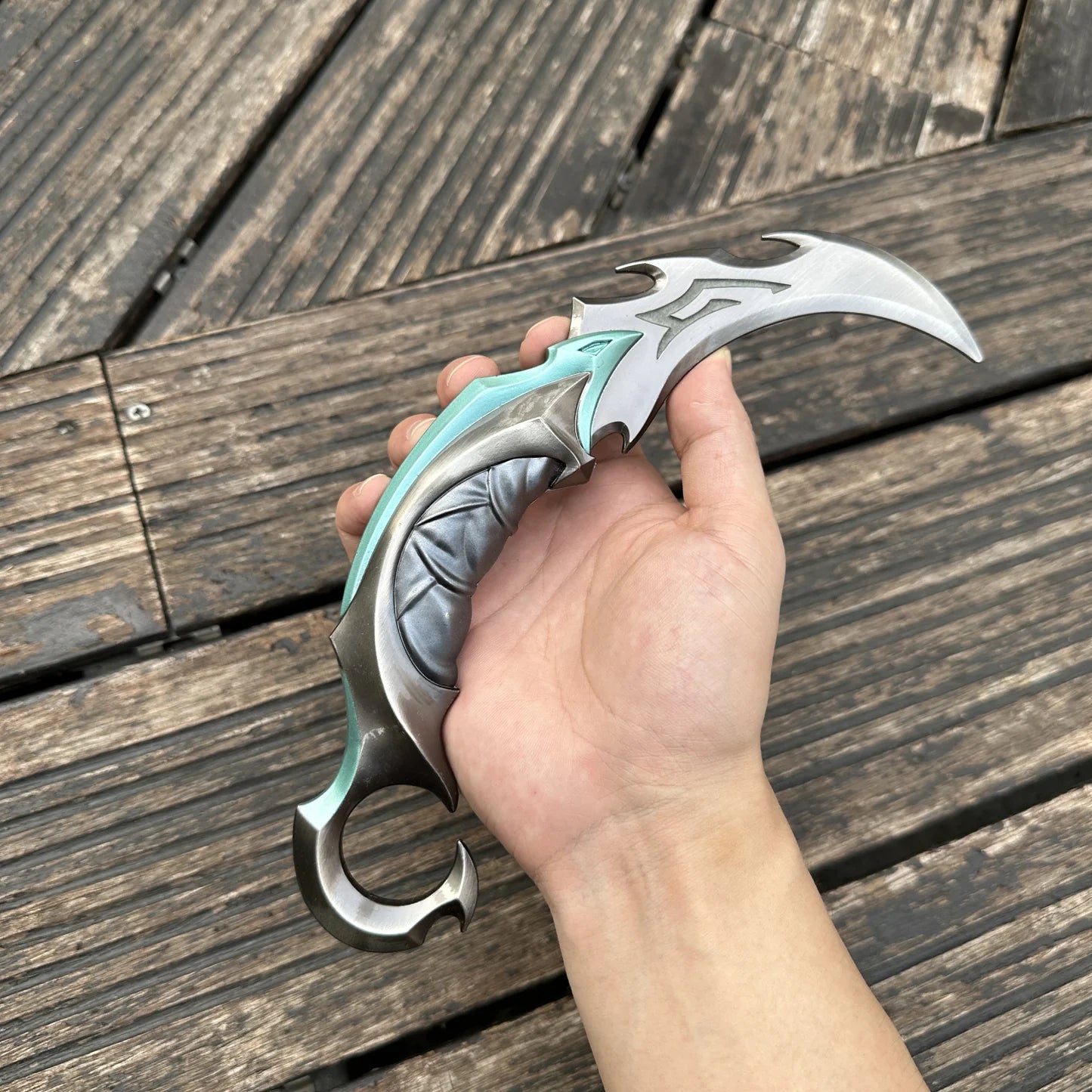 Reaver Rotating Ring Display Prop – Handcrafted Metal Gift | Valorant Inspired