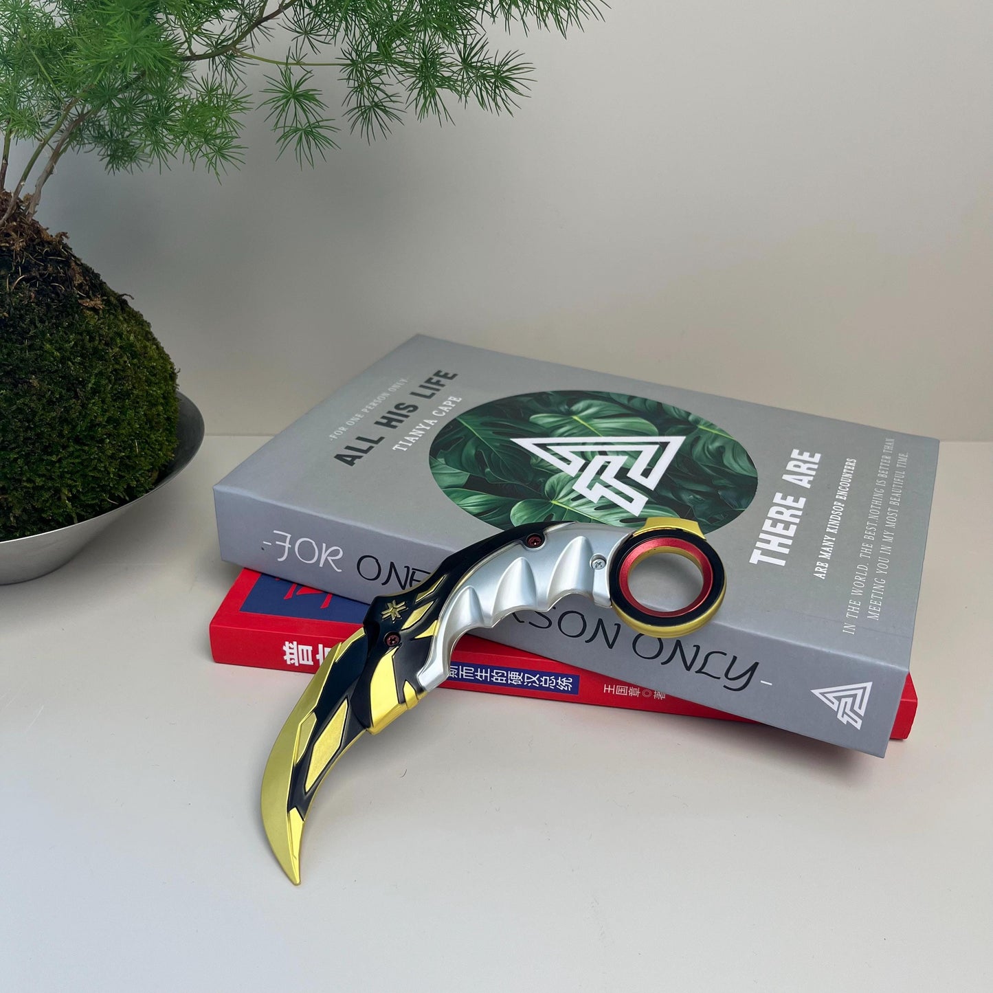 Champions Karambit Knife, Valorant Game Peripheral, Blunt Blade High end Replica Collection, Desk Ornament, Metal Material, Handmade Gift
