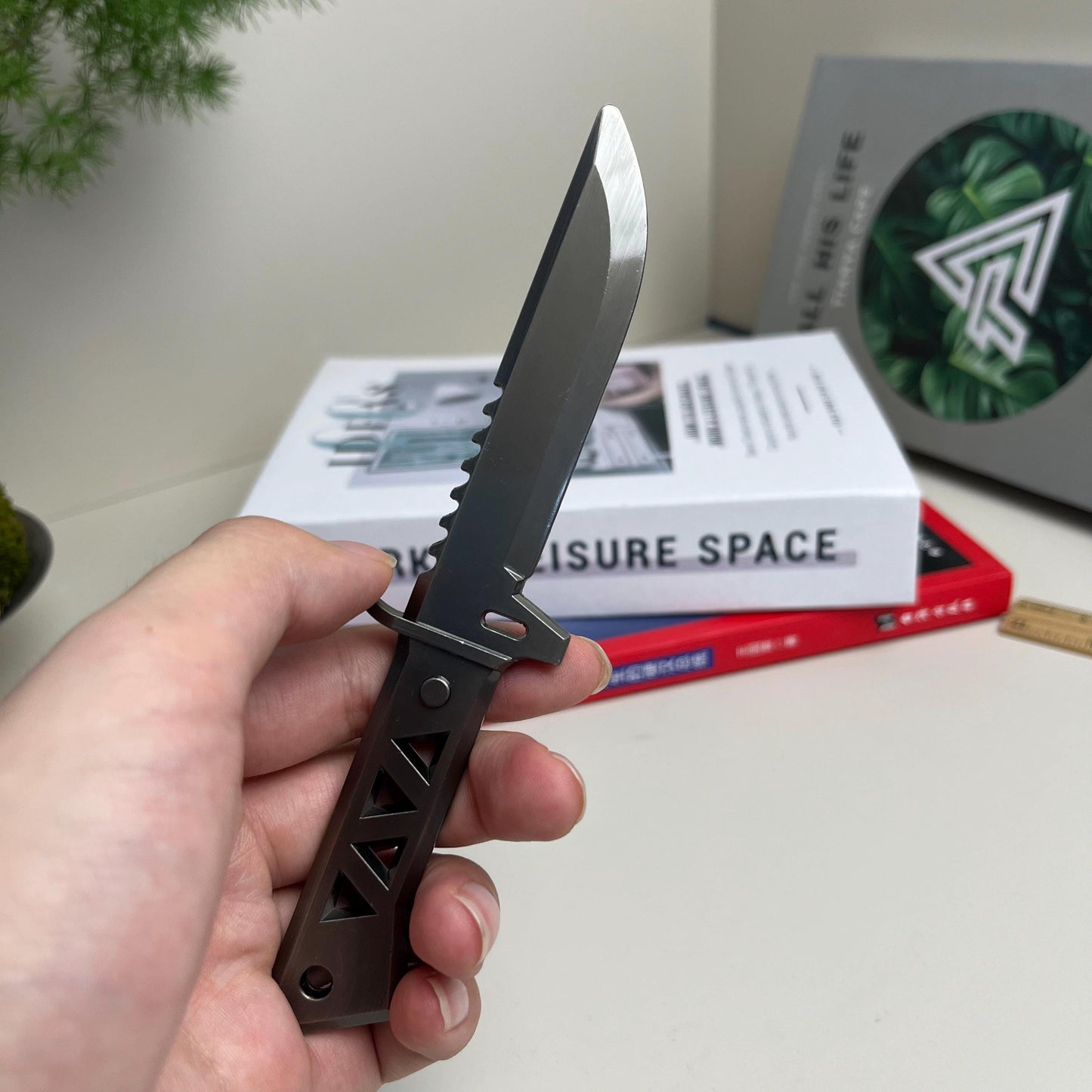 Valorant Melee Weapon Xenohunter, Valorant knife, Valorant Spike, Metal Weapons Model, Trainer Knife, Game Peripheral, Desk Toys, Boy Gift