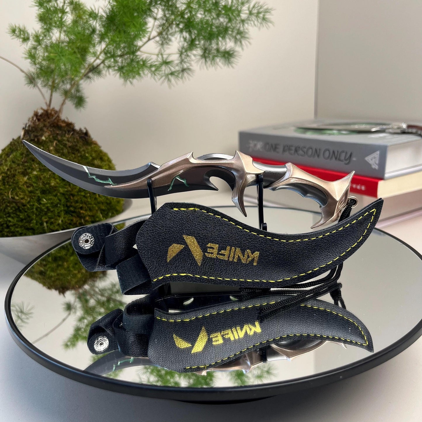 Valorant Forsaken Ritual Knife Holster Metal Weapons, Valorant Knife, Trainer Knife, Game Peripheral, Weapons Replica, Desk Toys, Boys Gift