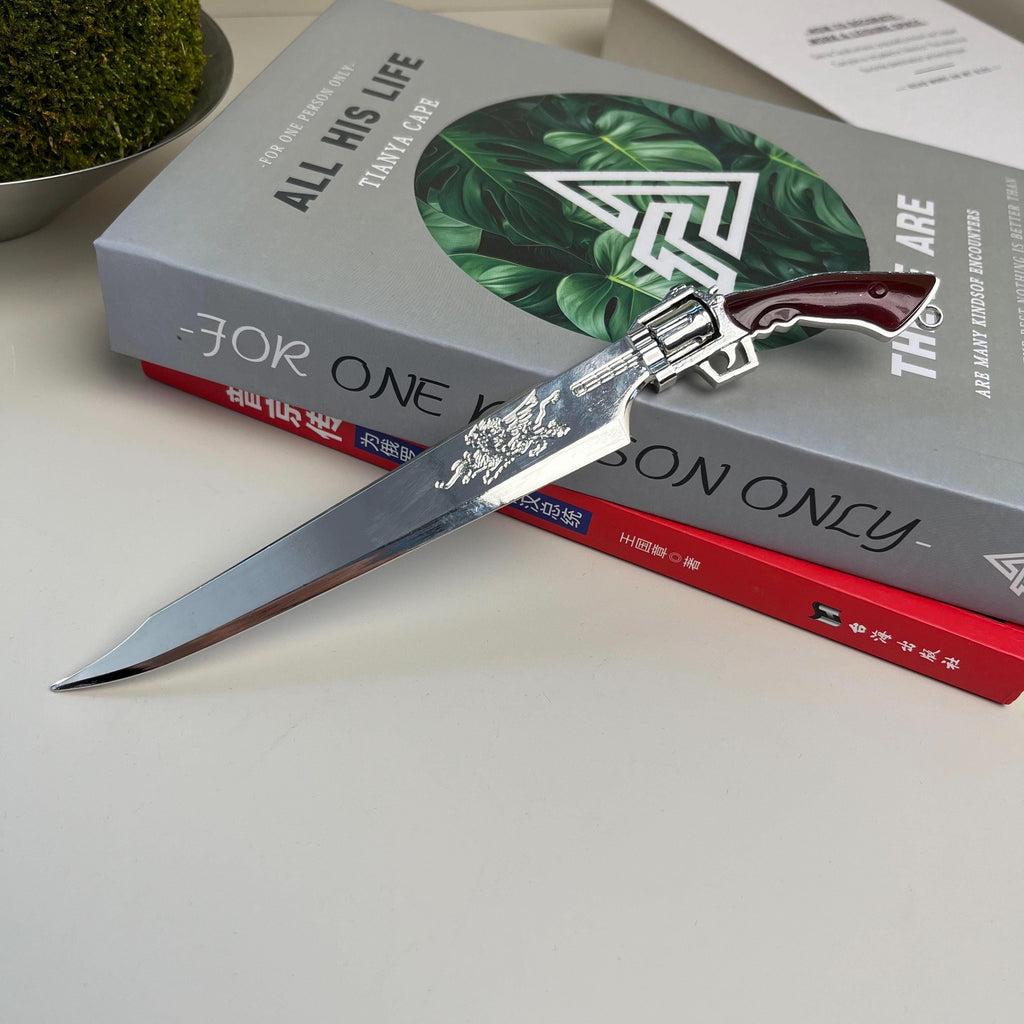 Final Fantasy VIII Squall Leonhart Gunblade with Griffon Amulet – Metal Display Collectible