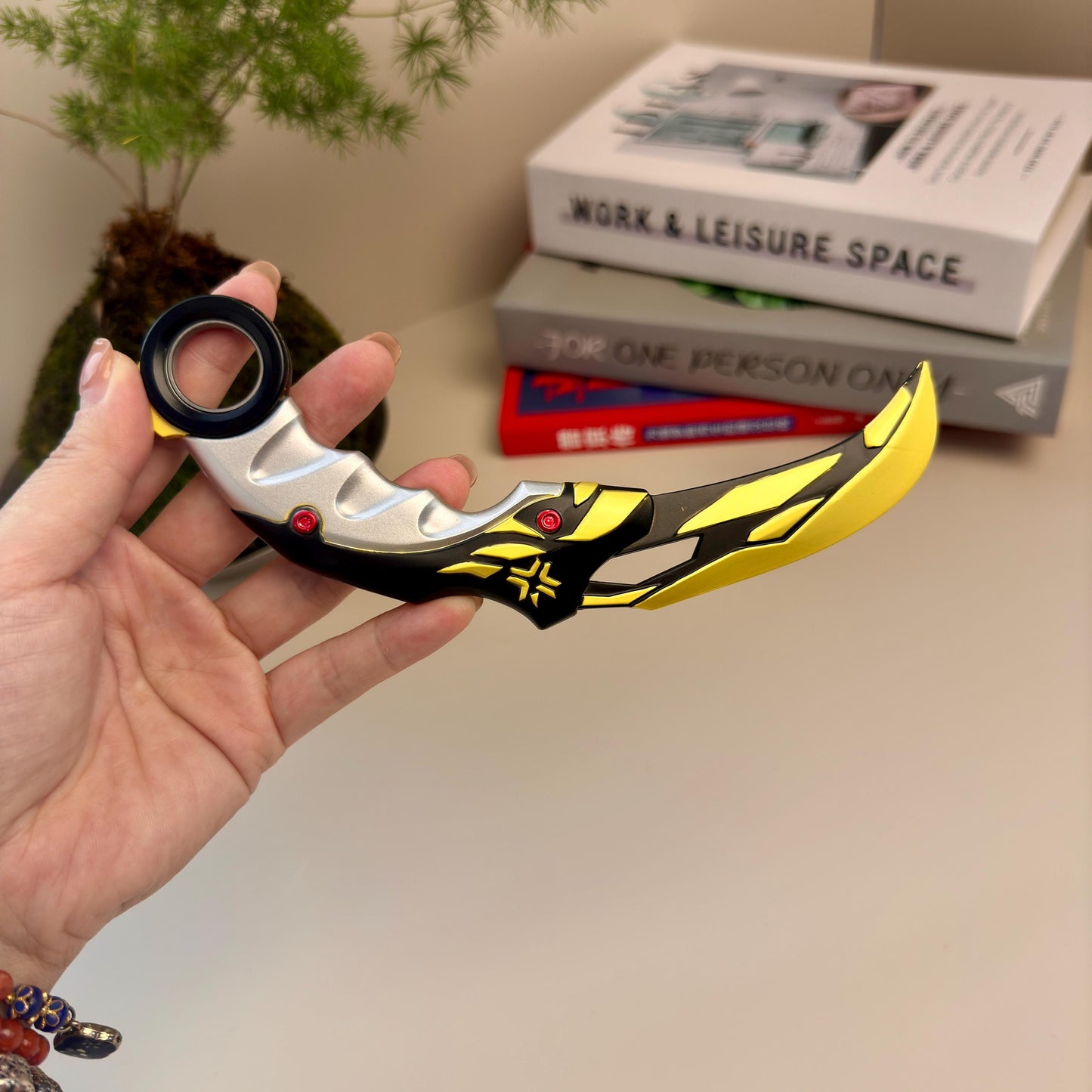 Valorant Handmade Metal Weapons, Reaver Karambit Knife, Rotate Blunt Blade Trainer Reaver Knife, Cosplay Prop, Weapons Replica, Toys Gift