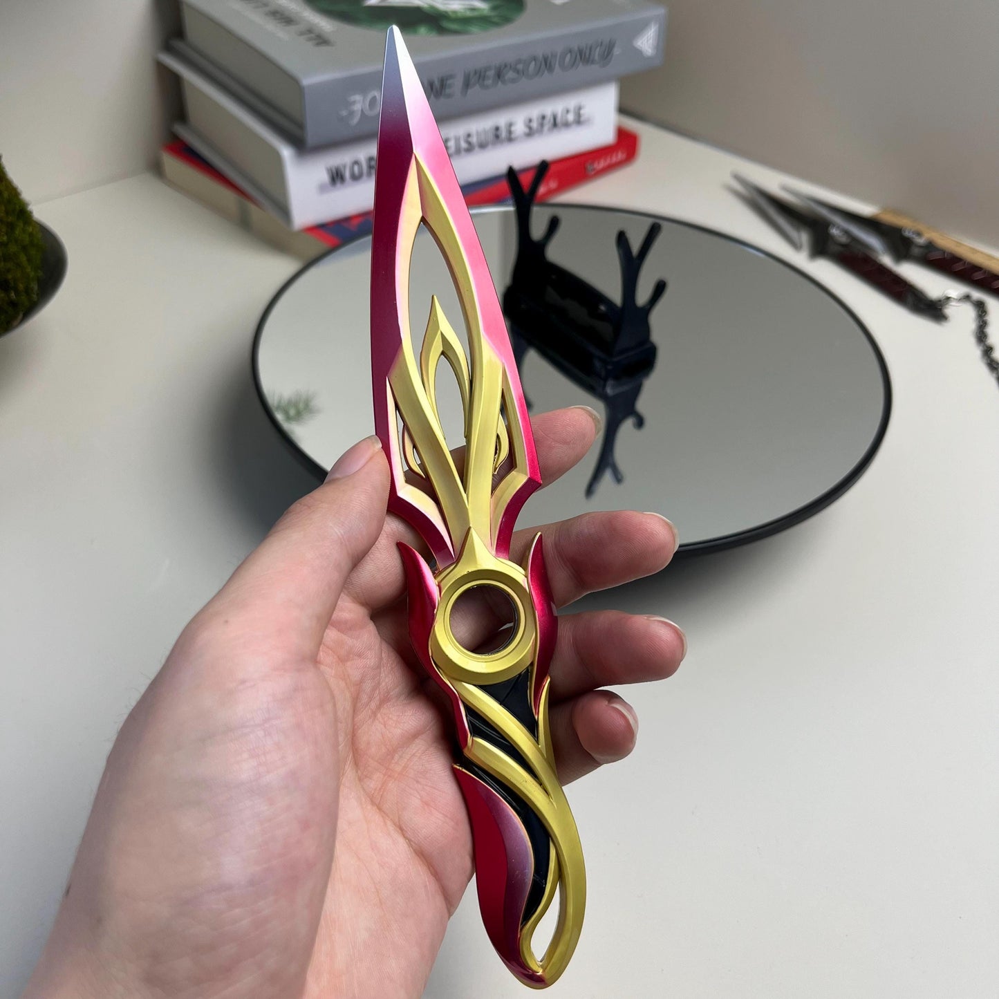 Valorant Mystbloom Kunai, kunai knife, Metal Weapons Model, Rotate Trainer Knife, Cosplay Prop, Game Peripheral, Weapons Replica, Desk Toys