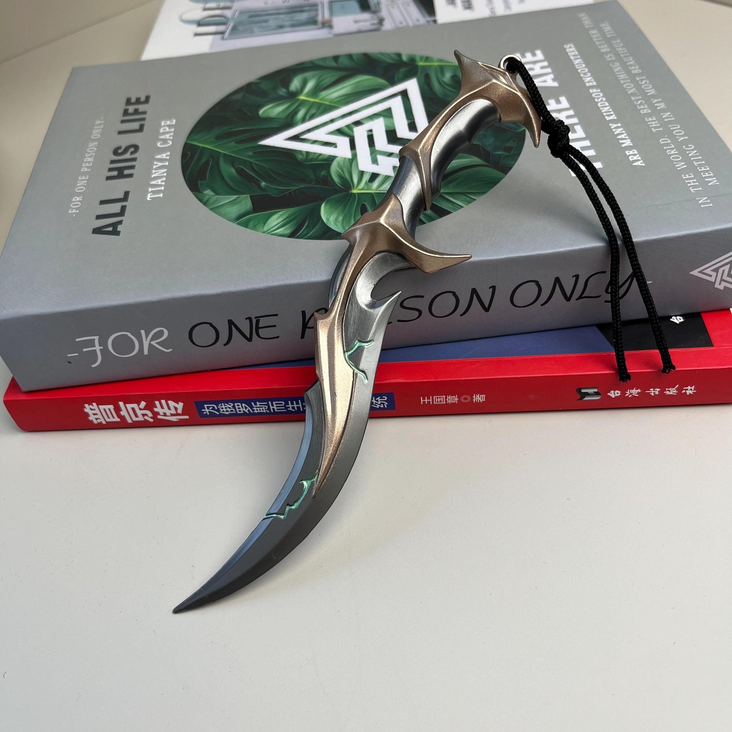 Valorant Forsaken Ritual Knife Holster Metal Weapons, Valorant Knife, Trainer Knife, Game Peripheral, Weapons Replica, Desk Toys, Boys Gift