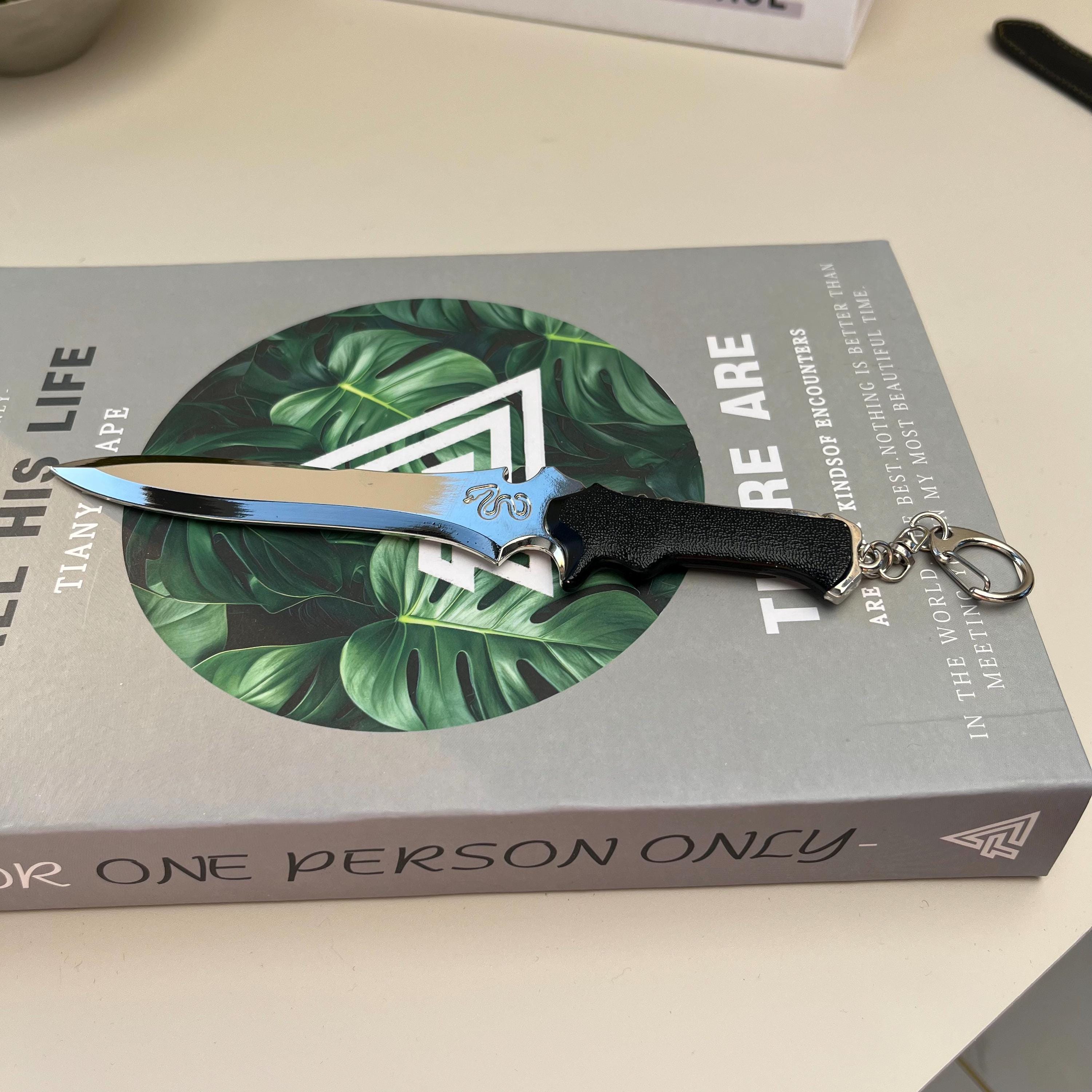 Resident Evil 4 Jack Krauser Knife – Metal Display Collectible