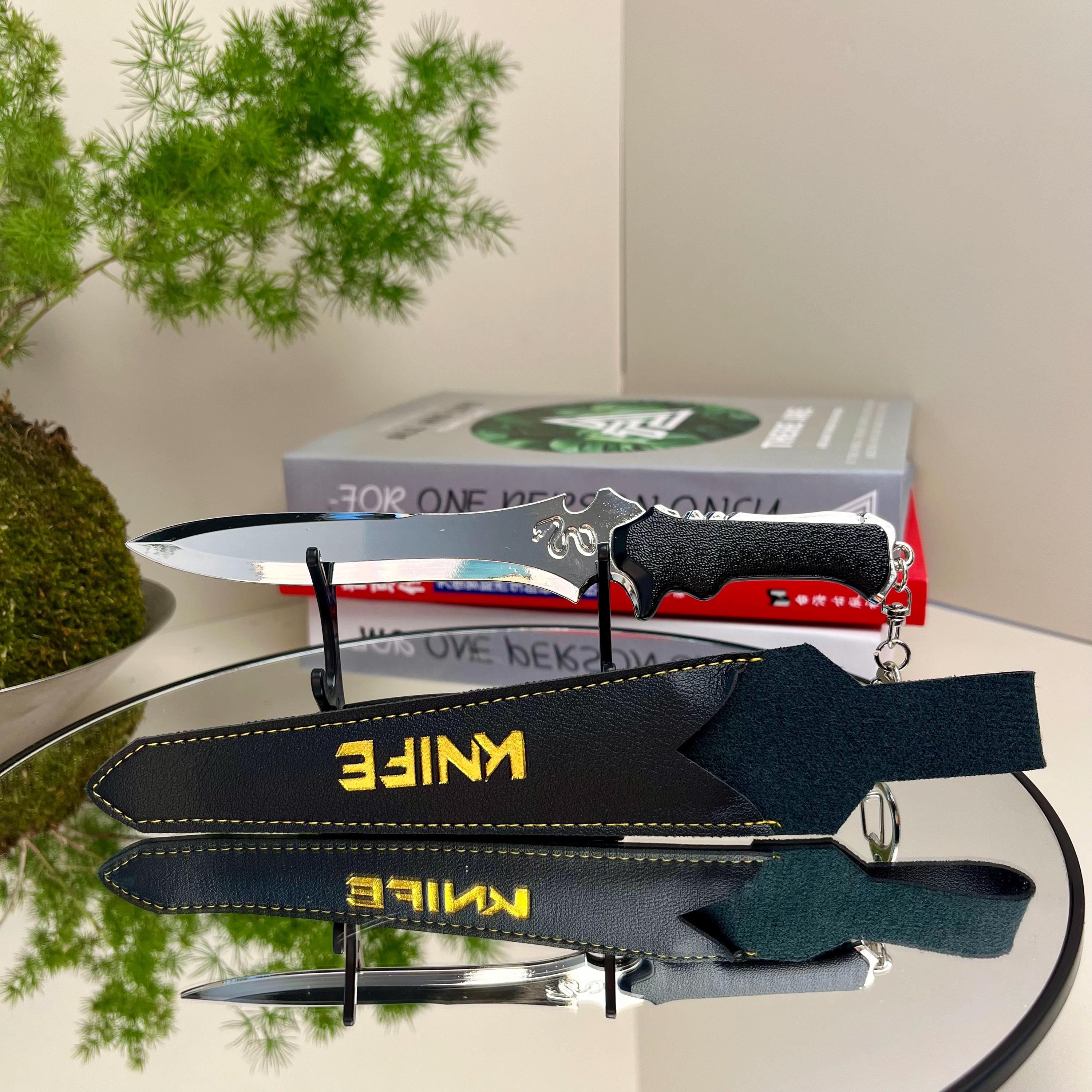 Resident Evil 4 Jack Krauser Knife – Metal Display Collectible