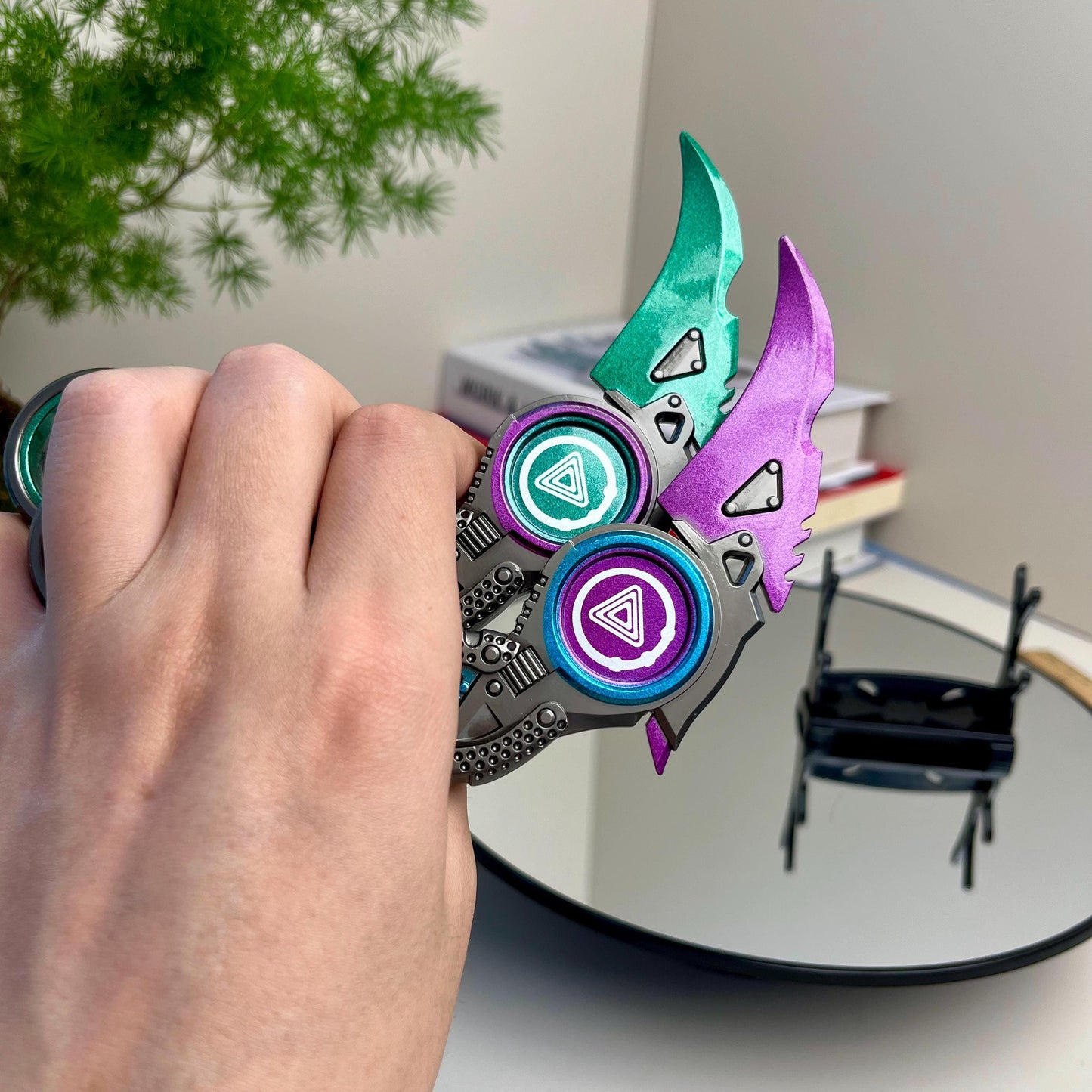 Apex Legends Raptor's Claw, General Heirloom Weapon, Game Peripheral, Metal Karambit Knife Model, Desktop Weapon Model, Gifts Toys for Boys