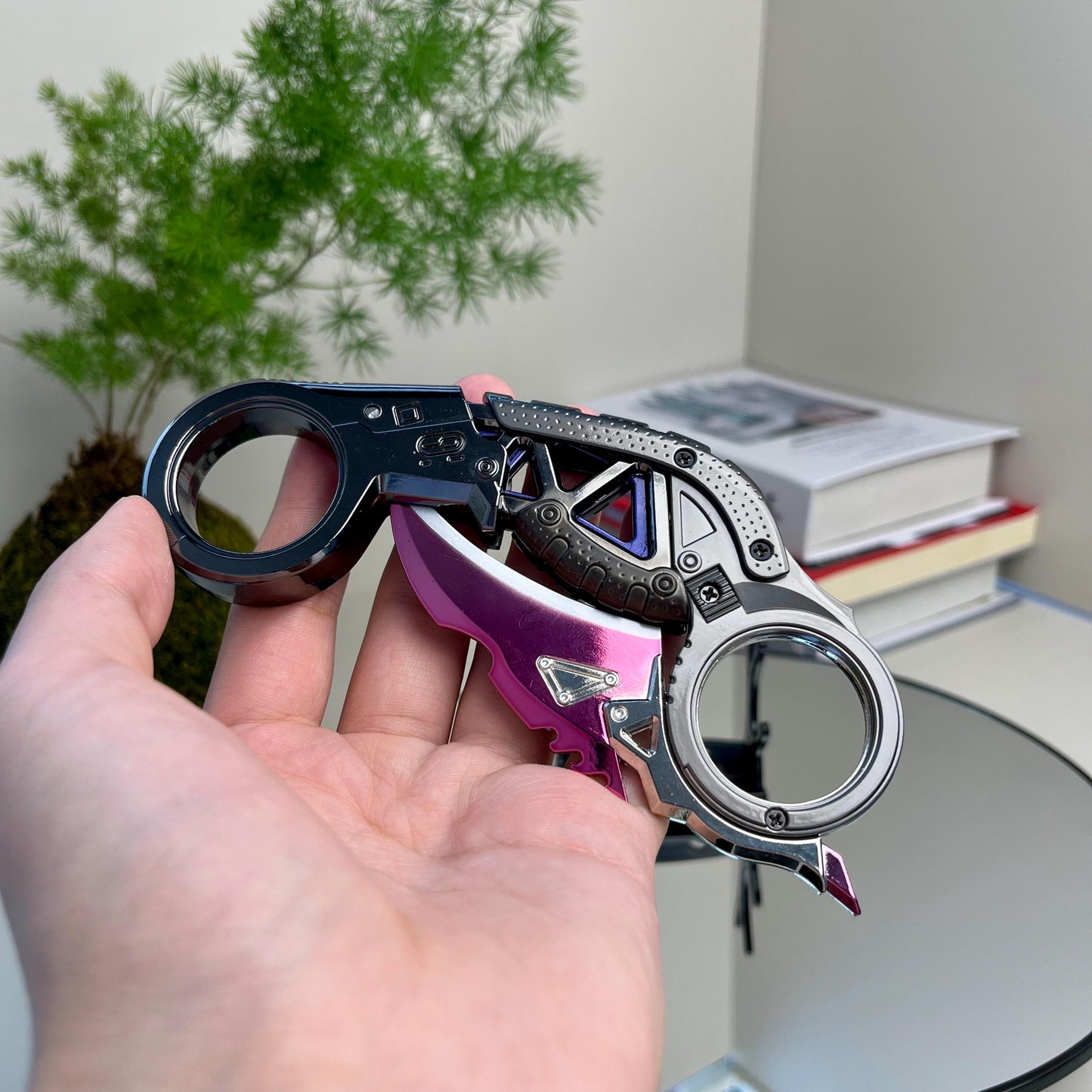 Apex Legends Raptor's Claw, General Heirloom Weapon, Apex Streaming, Apex Karambit Knife, Desktop Weapon, Metal Model, Gifts Toys for Boys