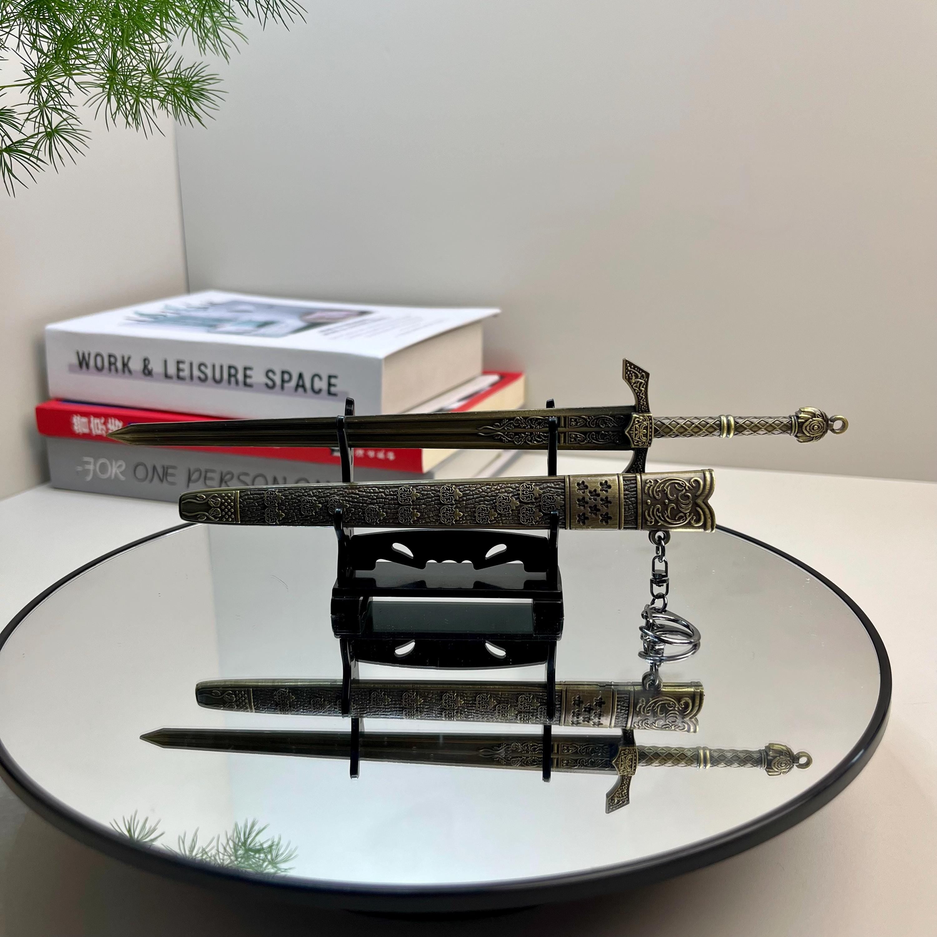 Elden Dagger – Meteorite Ore Godslayer Greatsword Keychain, Metal Collectible Toy Gift