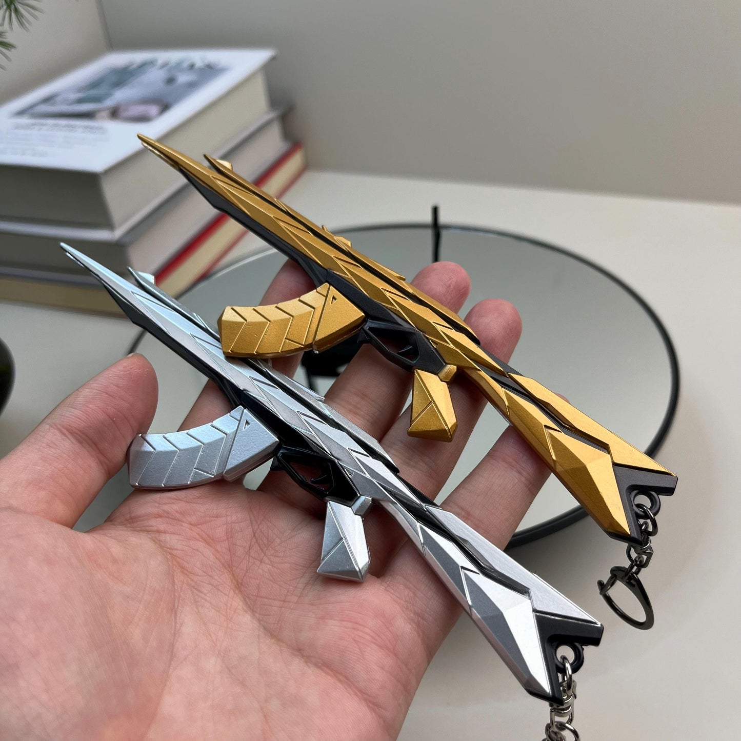 Valorant Araxys Vandal, Vandal Keychain, Valorant Gun, Killjoy Valorant, Cosplay Prop, Magazine Is Removable, Weapons Replica, Toys Gifts