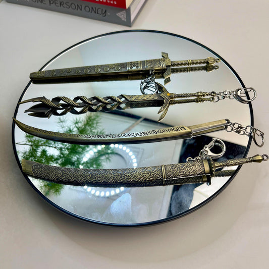 Eldenn Knife, Meteoric Ore Blade Godslayer's Greatsword, Sword Keychain, Metal Weapon Model, Cosplay Porp, Weapon Replica, Boy Toys Gift