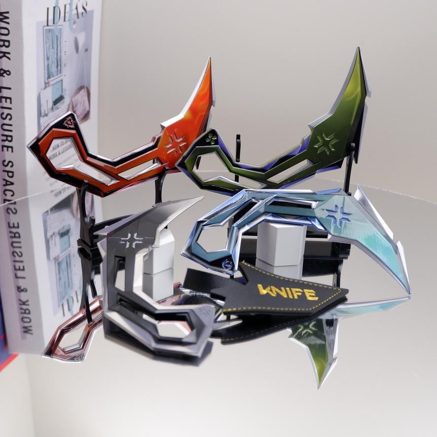 Valorant VCT Claw Knife – Rotatable Metal Collectible, Desktop Decor, Gamer Gift