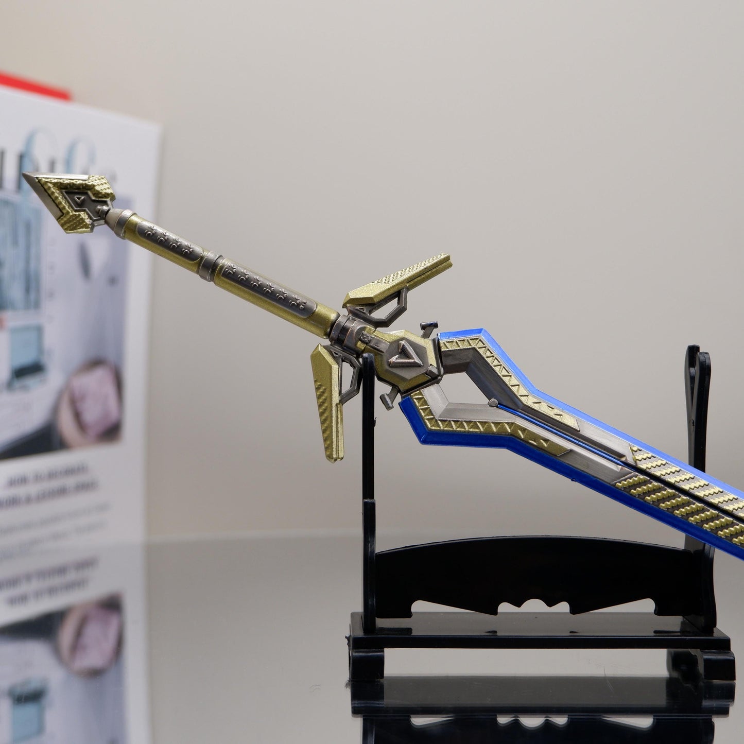 11.81in APEX Game Peripherals Basic Energy Sword with Leather Case Weapon Model Metal Samurai Sword Desktop Decoration Collectible Gift Toys